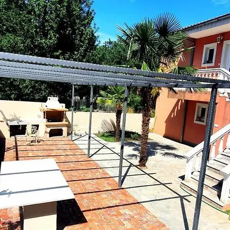 Apartment Avekalu Opric