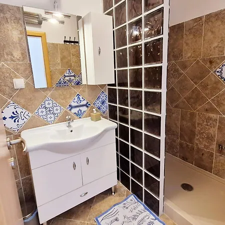Avekalu Apartment *